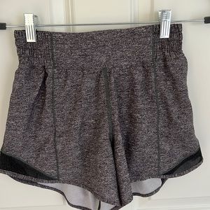 Lululemon Hotty Hot Shorts High Waist 2.5’